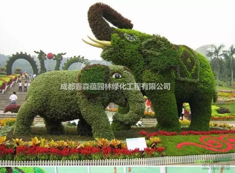運(yùn)動仿真造型 人物制作廠家 假草坪拱門造型