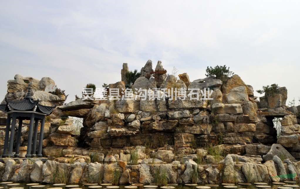 靈璧石假山設(shè)計(jì)施工/靈璧磬石假山專(zhuān)業(yè)定制