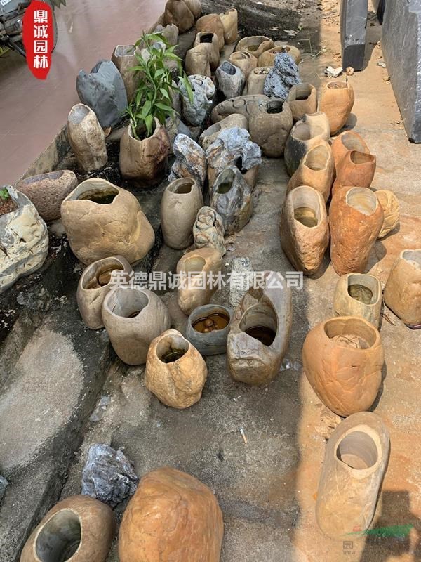 產(chǎn)地批發(fā) 山水風(fēng)景泰山石 草坪點(diǎn)綴景石擺放 泰山石切片園林